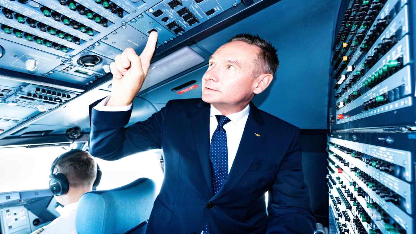 Cockpit button that turns on Starlink Wi-Fi. Photo Courtesy - Lufthansa